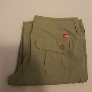 North face pants no tags but it's new